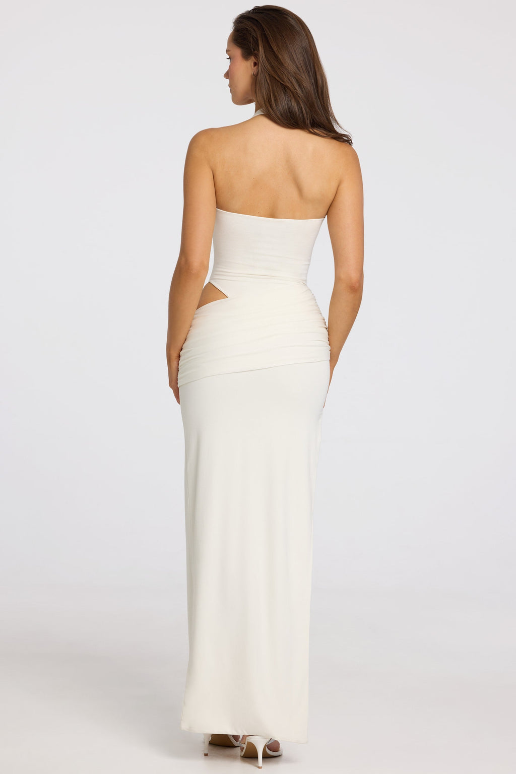 Beyaz Halter Yaka Modal Kumaşlı Cut-Out Detaylı Maxi Elbise