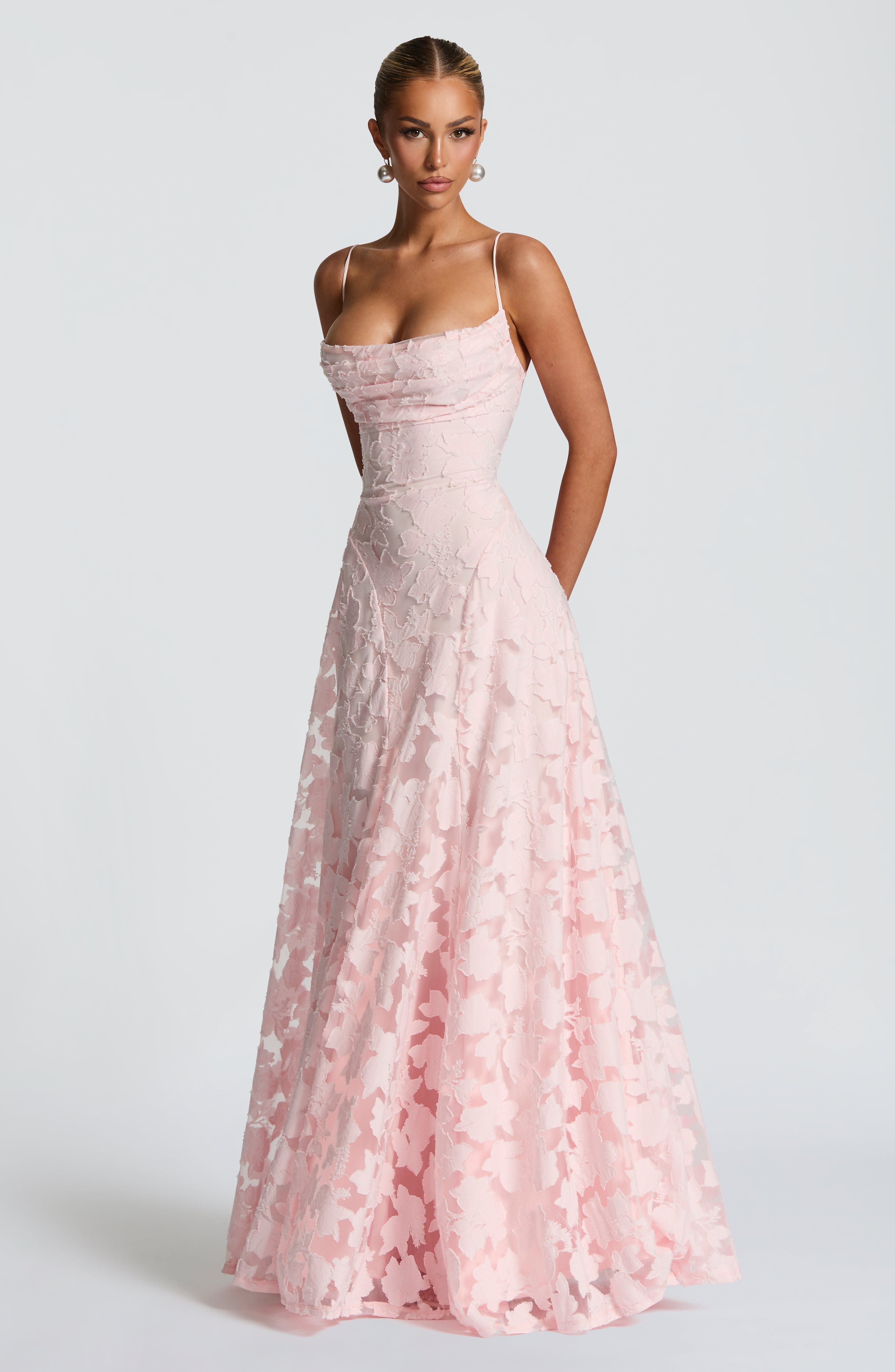 Dantelli Maxi Elbise